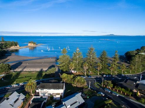 944 Beach Road, Waiake