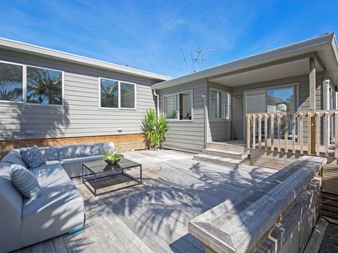 22B Bernie Edwards Place, Botany Downs