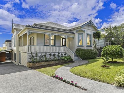 8 Turnbull Road, Narrow Neck