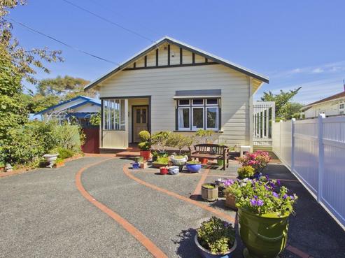19 Colin Grove, Central Hutt