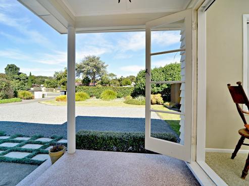 51 Beach Road, Pahurehure