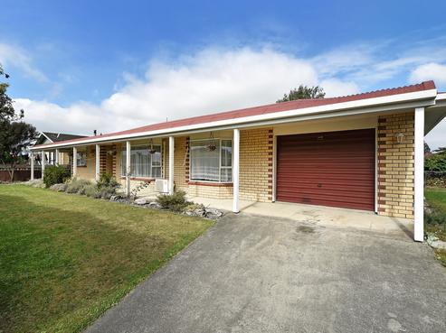 27 Lord Auckland Road, Wakefield