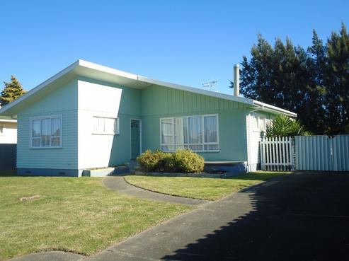 82 Clarence Cox Crescent, Pirimai