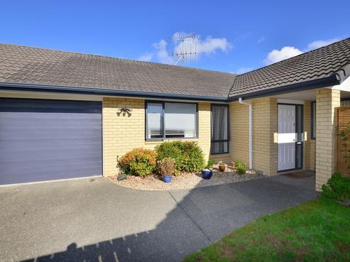 7/262 Centreway Road, Orewa
