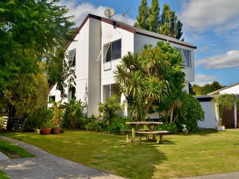 20A Olivine Street, Poike