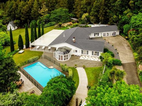 561 Peak Road, Helensville
