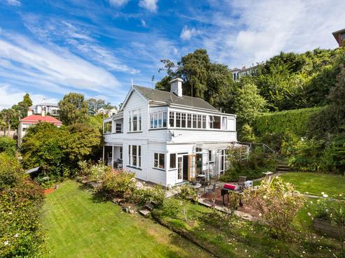 11 Littlebourne Road, Roslyn