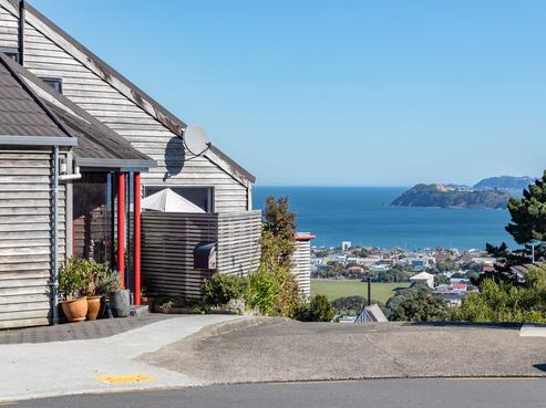 5B Jacaranda Grove, Maungaraki