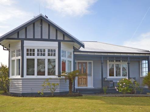 19 Maltby Avenue, West End