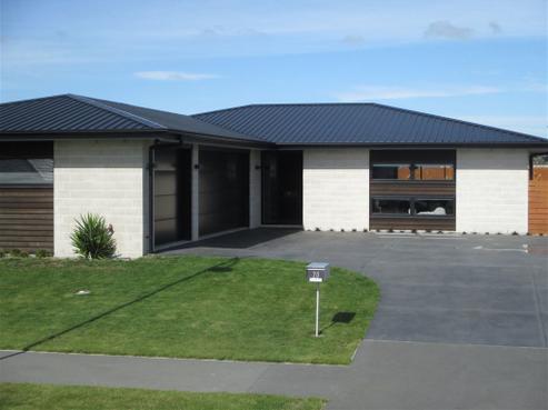 20 Russ Drive, Lincoln