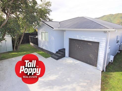 2/6 Pitt Street, Moera