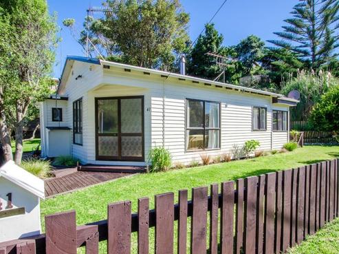 41 Renown Road, Raumati South