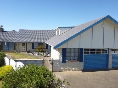 13 Whitmore Grove, Waikanae Beach