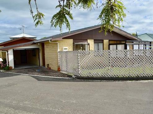 2/14 Waerenga Road, Otaki