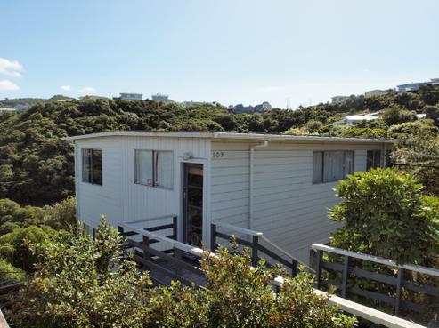109 Dowse Drive, Maungaraki