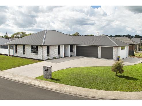 27 Harbour Crest Drive, Waiuku