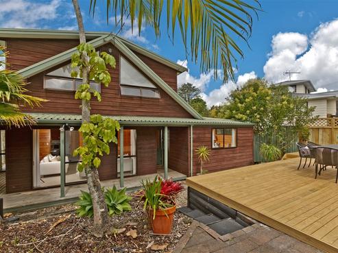 2 Rossmore Terrace, Murrays Bay