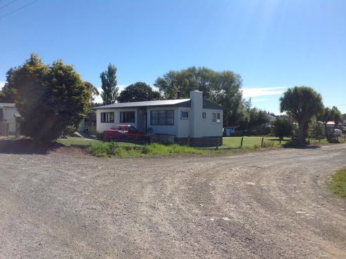 4 George Street, Clinton and Surrounds