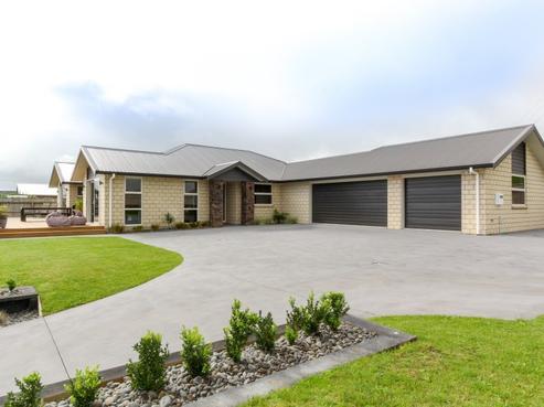 9 Honeyfield Drive, Whalers Gate