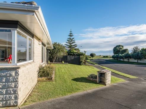 6 Sandpiper Court, Paraparaumu Beach