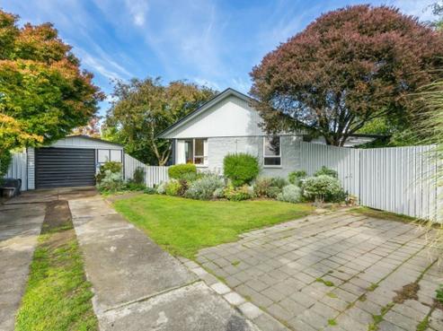 7 Simon Place, Woodend