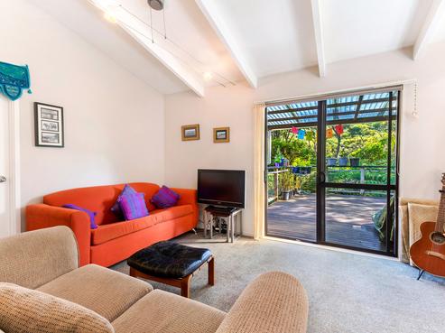 18 Crescent Road East, Ostend