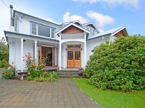 7 Coates Grove, Silverstream