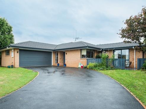 21 Newfield Drive, Fairview Downs