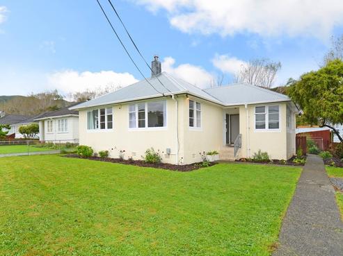 52 Strand Crescent, Naenae