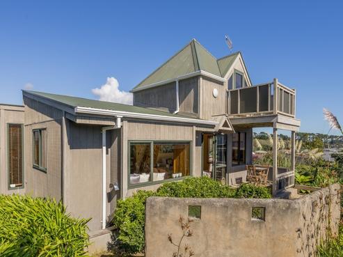 14 Trig Hill Terrace, Waikanae Beach