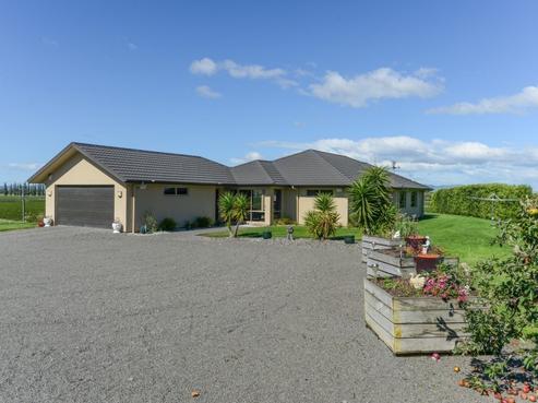 1392 Korokipo Road, Taradale