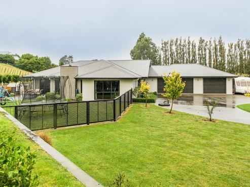 16 Pickwick Road, Otamatea