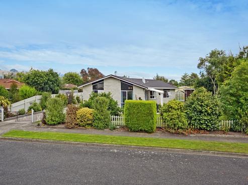 9 Snowden Place, Brightwater