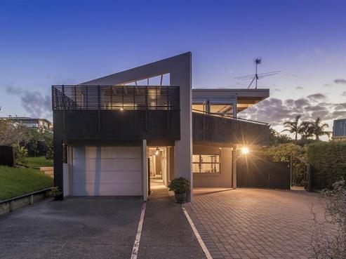 6 Charles Dickens Drive, Mellons Bay