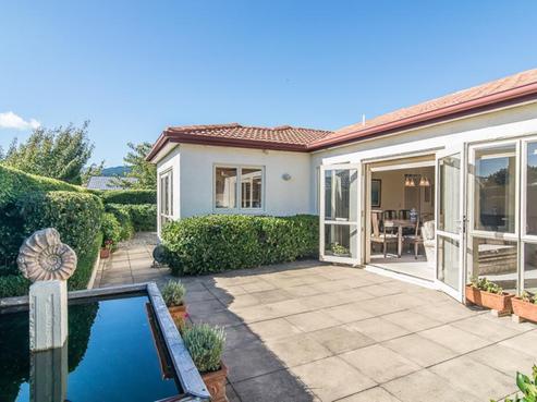37 Quadrant Heights, Paraparaumu