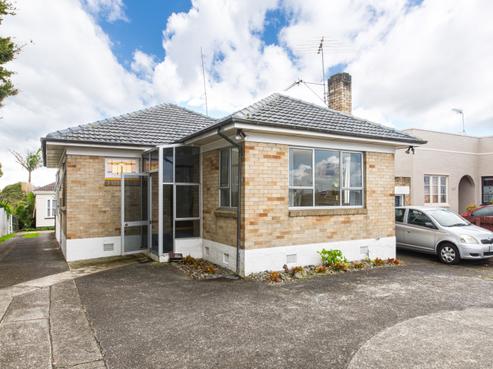 229A Onewa Road, Birkenhead