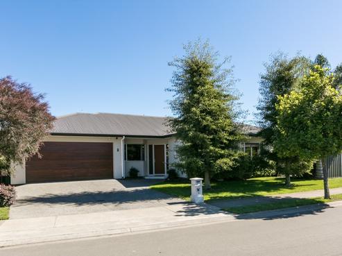10 Delta Mews Place, Clive