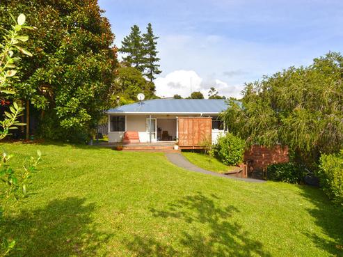 518A West Coast Road, Oratia