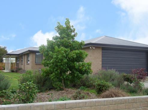 18 Cross Street, Milton