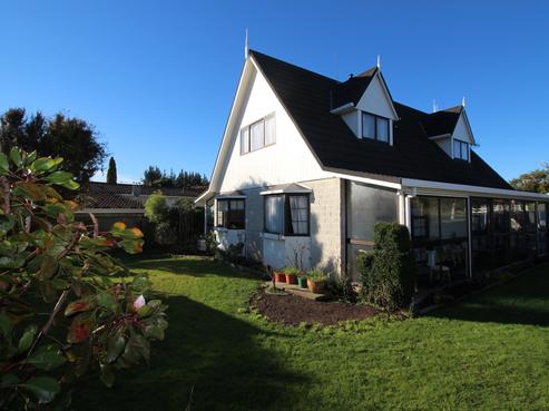 1 Kensington Road, Marton