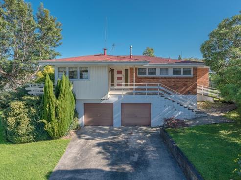 1 Garden Heights Avenue, Glenview