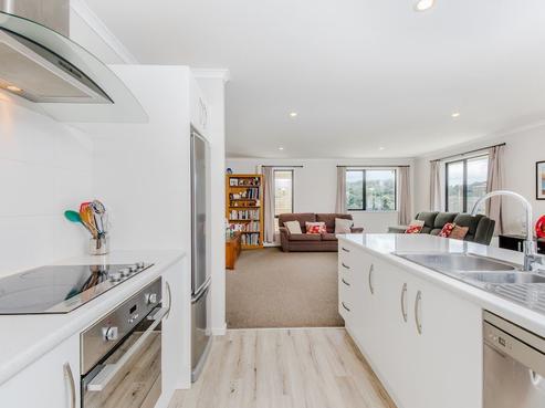 17 Hewson Drive, Snells Beach