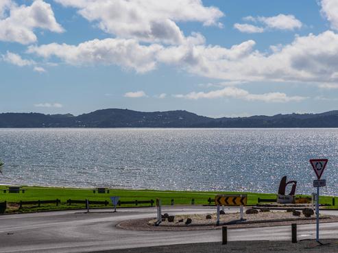 1 Rewa Road, Maraetai