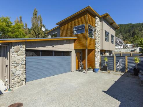64A Pinehaven Road, Pinehaven