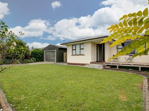 7 Warwick Crescent, Taradale