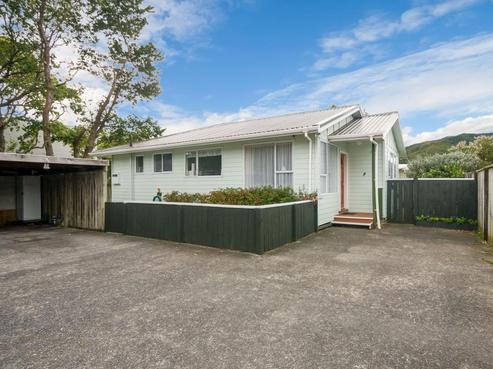 2/69 Waddington Drive, Naenae