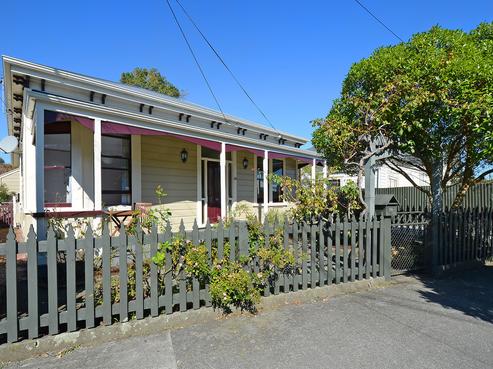 20 Riddlers Crescent, Petone