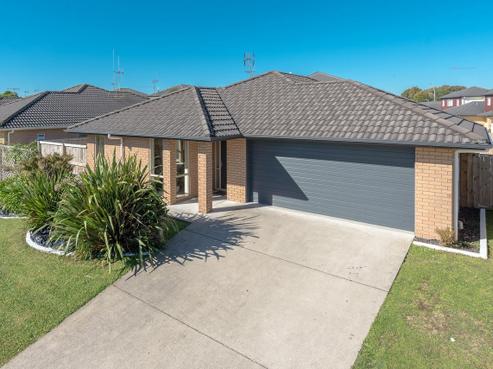 12 Parkside Drive, Huntington