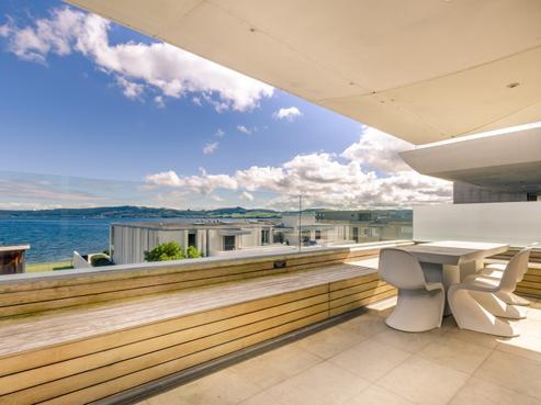 16/225 Lake Terrace, Waipahihi
