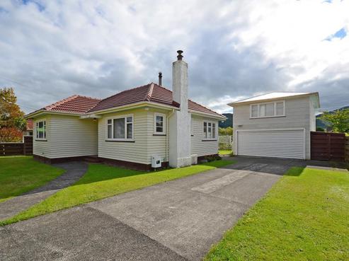 38 Heretaunga Square, Silverstream